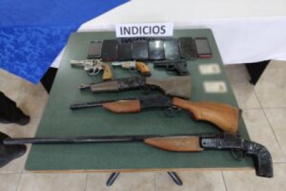 Estas evidencias encontraron en la propiedad en la que rescataron a los afectados.