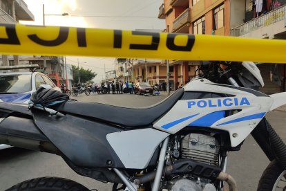 La Policía llegó al sito para recabar indicios balísticos.