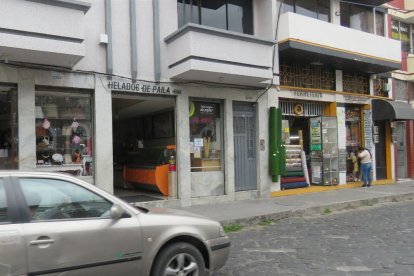 El corte en el suministro de electricidad sorprendió a comerciantes en Riobamba.