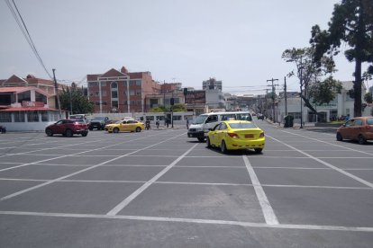 Las intersecciones se volvieron un caos al no poder encender los semáforos.