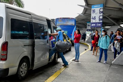 Por segundo día, el paro de transportistas afecta a los guayaquileños.