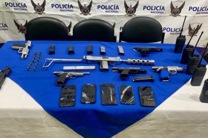 Los sujetos no tenían permisos de porte y tenencia de las armas.
