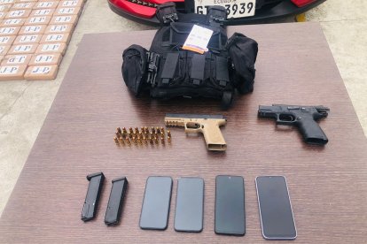 Las evidencias que fueron decomisadas en el lugar.