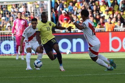 Enner Valencia comandó el ataque de Ecuador ante Perú.
