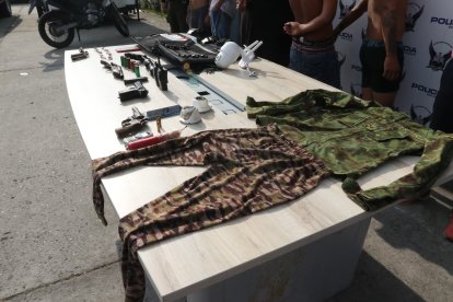 Se encontraron algunos objetos en poder de los sospechosos.