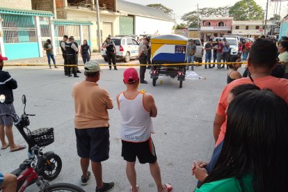 La víctima, según informaron familiares a los agentes, residía a siete cuadras del lugar del ataque.