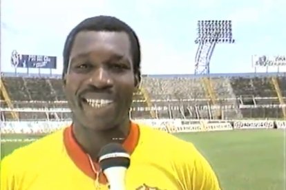 Lupo Quiñónez cuando era jugador y estuvo en un comercial de TV.