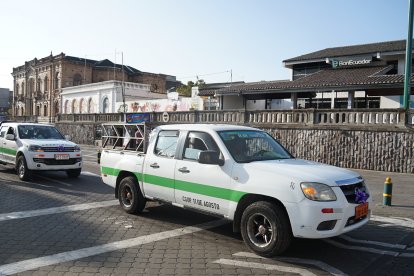 Una caravana de camionetas acompañó al féretro de Patricio Uguago