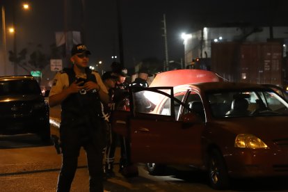 El ataque contra la funcionaria ocurrió en un intercambiador de la vía a Daule. Ella y su compañero de labores salían del centro carcelario hacia sus casas.