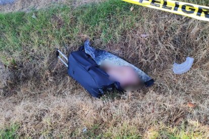 El cuerpo de la víctima, de 53 años, fue hallado dentro de una maleta en el sector de Alangasí, al suroriente de Quito.