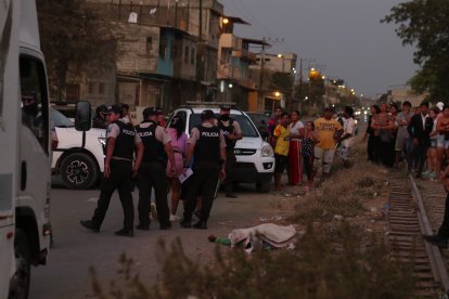 El crimen ocurrió junto a las vías del tren.