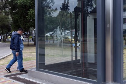 Los usuarios pueden ver ciertos grafitis que se han hecho en estaciones.