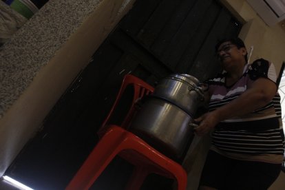 Zoila Navarrete colocará una silla y ollas en la parte interior, por si algún pillo intenta invadir su domicilio.