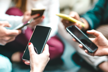 Los apagones en Ecuador afectarán el servicio de telefonía e internet móvil.