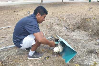 Los ciudadanos se preparan para el apagón en Santa Elena.