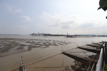 La aparición de un nuevo banco de arena inquieta a La Puntilla