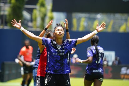 Nayely Bolaños es el grito de gol de las Dragonas.