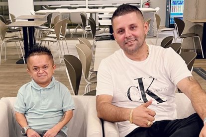 Jorgito Guayaco y Leonardo Zamora, quien es su mánager.