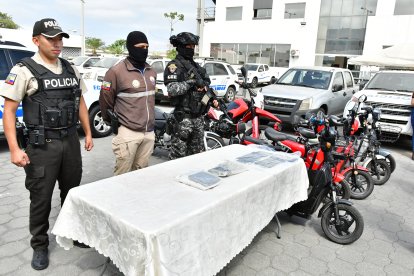 Las evidencias halladas en poder de los detenidos.