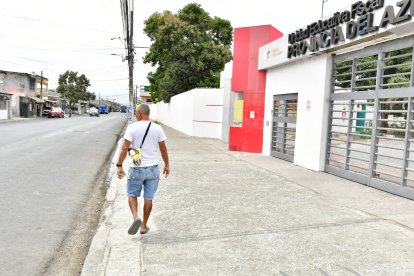 El crimen se registró en el exterior del plantel.