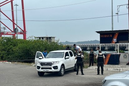 Cerca de la orilla descubrieron otro cadáver sin cabeza.