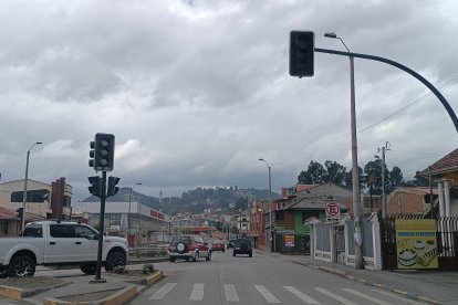 En algunos sectores de la ciudad de Cuenca hubo incomodidad por el apagón sorpresivo de este domingo 22 de septiembre.