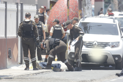 El crimen ocurrió en los exteriores de un centro comercial de La Alborada.