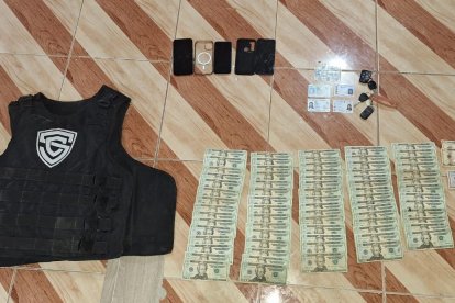 Parte de las evidencias encontradas por la Policía.