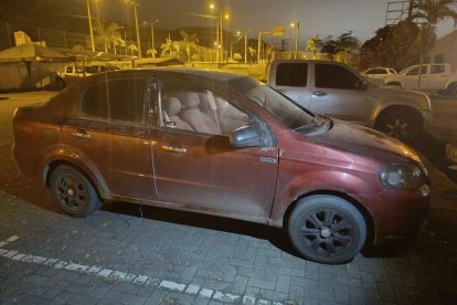 El vehículo reportado como robado.