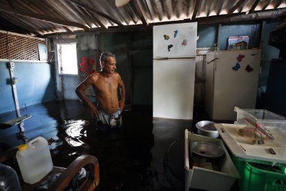 El agua ingresó en decenas de hogares en México.