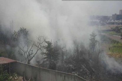 La columna de humo fue vista en diferentes sectores del norte de Guayaquil.