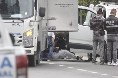 Los cadáveres fueron retirados del vehículo en el que los encontraron. Ya presentaban rigidez cadavérica.