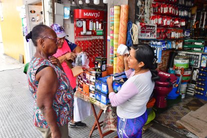 A Francisca Preciado le sorprendió el precio de estos artículos, lo que le impidió comprarlos.