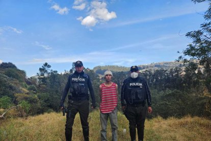 Este hombre fue aprehendido luego del incendio en El Panecillo. Fue a juicio directo.