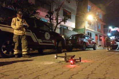 Los bomberos de Quito utilizan drones termográficos