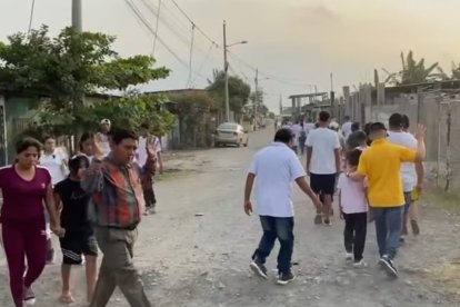 La iglesia La Gran Misión visitó la ciudadela Nuevo Guayaquil, que es conocida por ser un lugar conflictivo.