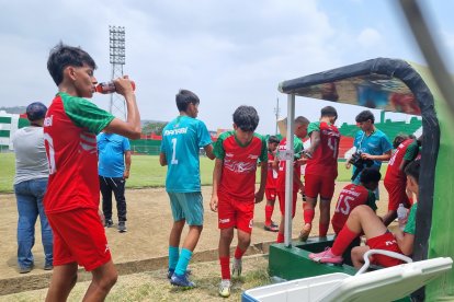 ag-periodistasLa categoría sub-14 de la Federación Deportiva de Manabí es dirigida por Obregón.