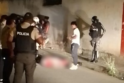 A un hombre conocido como el Coyote lo mataron unos individuos que llegaron a disparar.