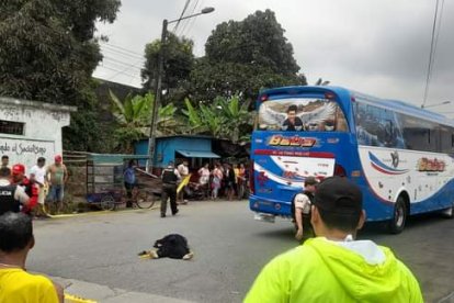 El comerciante murió con la hamaca que llevaba en el hombro.