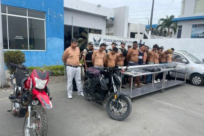 En seis sectores fueron detenidas 11 personas. En los allanamientos encontraron objetos robados.