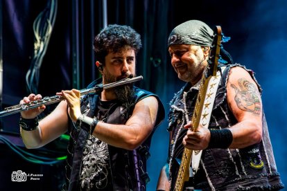 Las flautas son parte de la base musical de Mago de Oz.