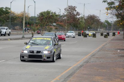 Joffre Armas llegó desde Quito, para rendir homenaje a Guayaquil.