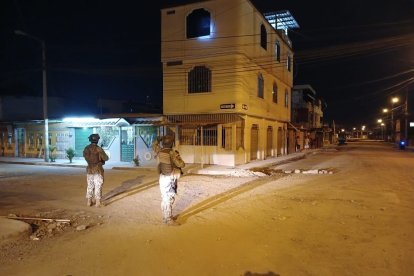 Los atentados en Puerto Bolívar serían por una disputa de territorio, según la policía.
