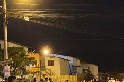 En el último triple crimen en Manta dejaron un papel con una amenaza.
ag - periodista
ag - granasa