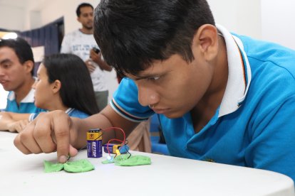 Los proyectos, además, ayudan a mejorar las habilidades motrices de los estudiantes.
