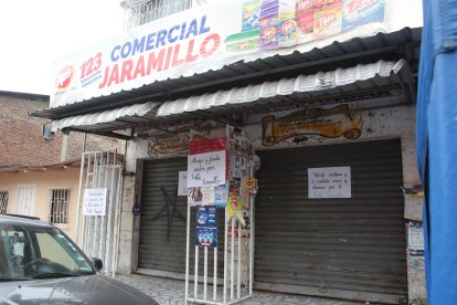 Moradores piden en oraciones que la joven regrese sana y salva.