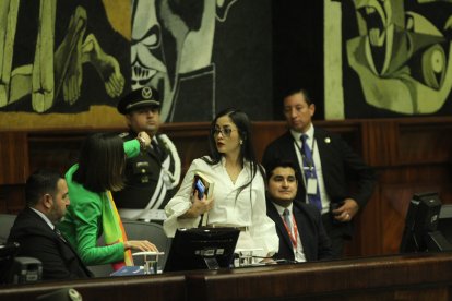 La presidenta de la Asamblea pidió respeto durante las intervenciones.