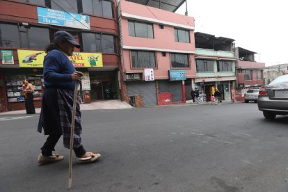 Algunos negocios de la calle N-85 han cerrado sus puertas. Los dueños se han ido del lugar.