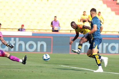 El Ïdolo demostró buen juego y contundencia ante Delfín.