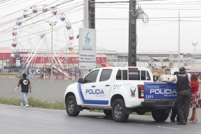 La Policía estaba en el sitio de juegos mecánicos, en La Aurora, este lunes.